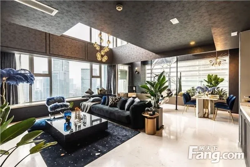 他的酒馆对你打了烊.你在他租套房.中粮天悦壹号顶楼带泳池