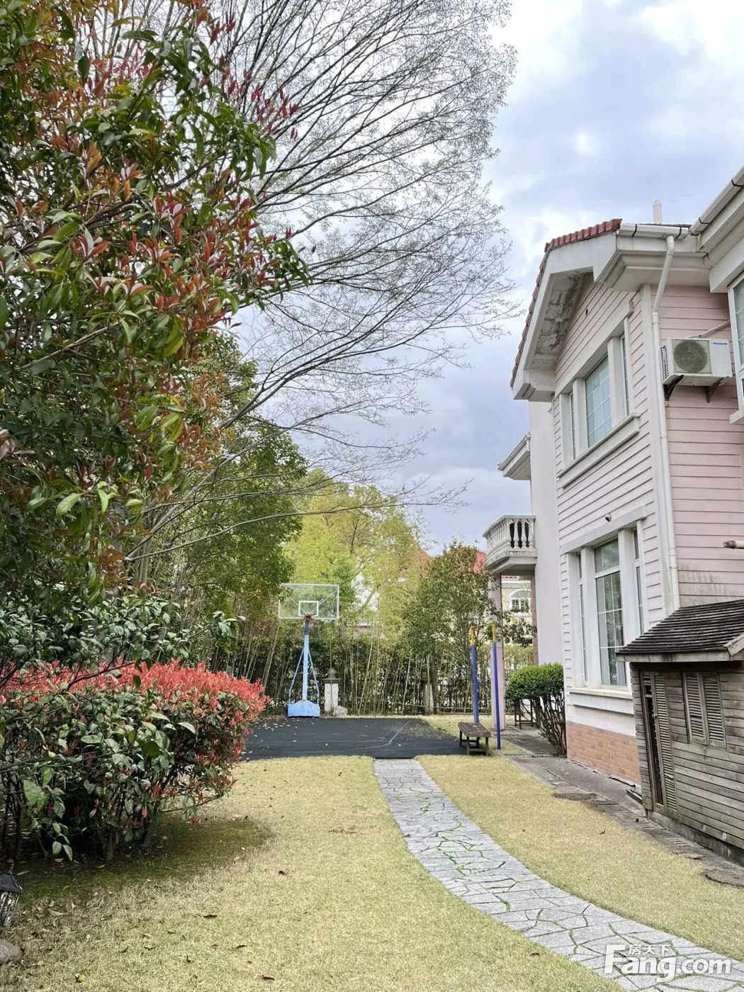 建德南郊 独栋 全配 四面花园 拎包入住