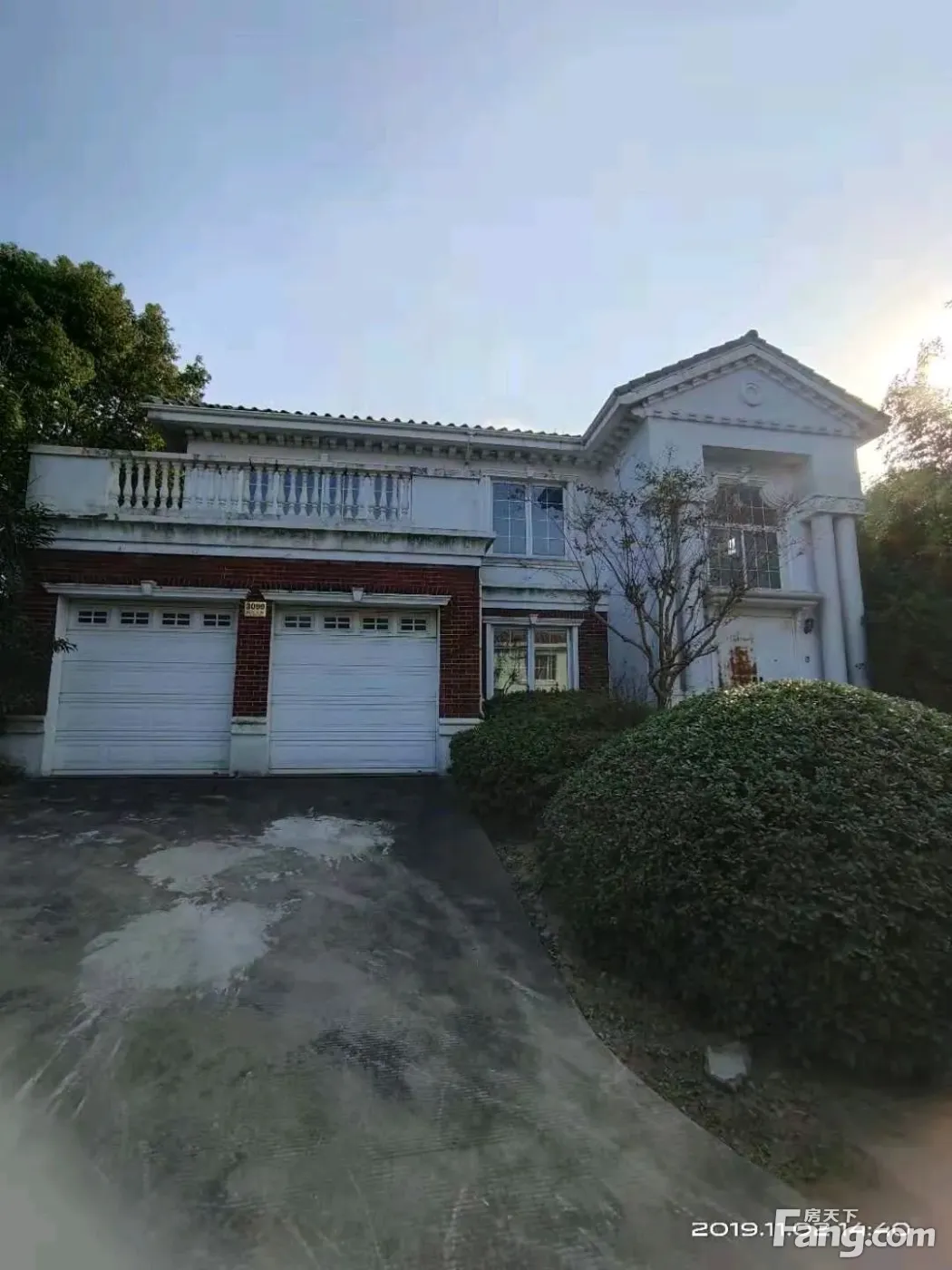 独栋别墅仅租 双拼的价格 大花园诚租