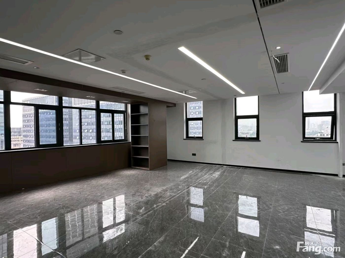 南商430平 全新装修 4个隔间 空调独立