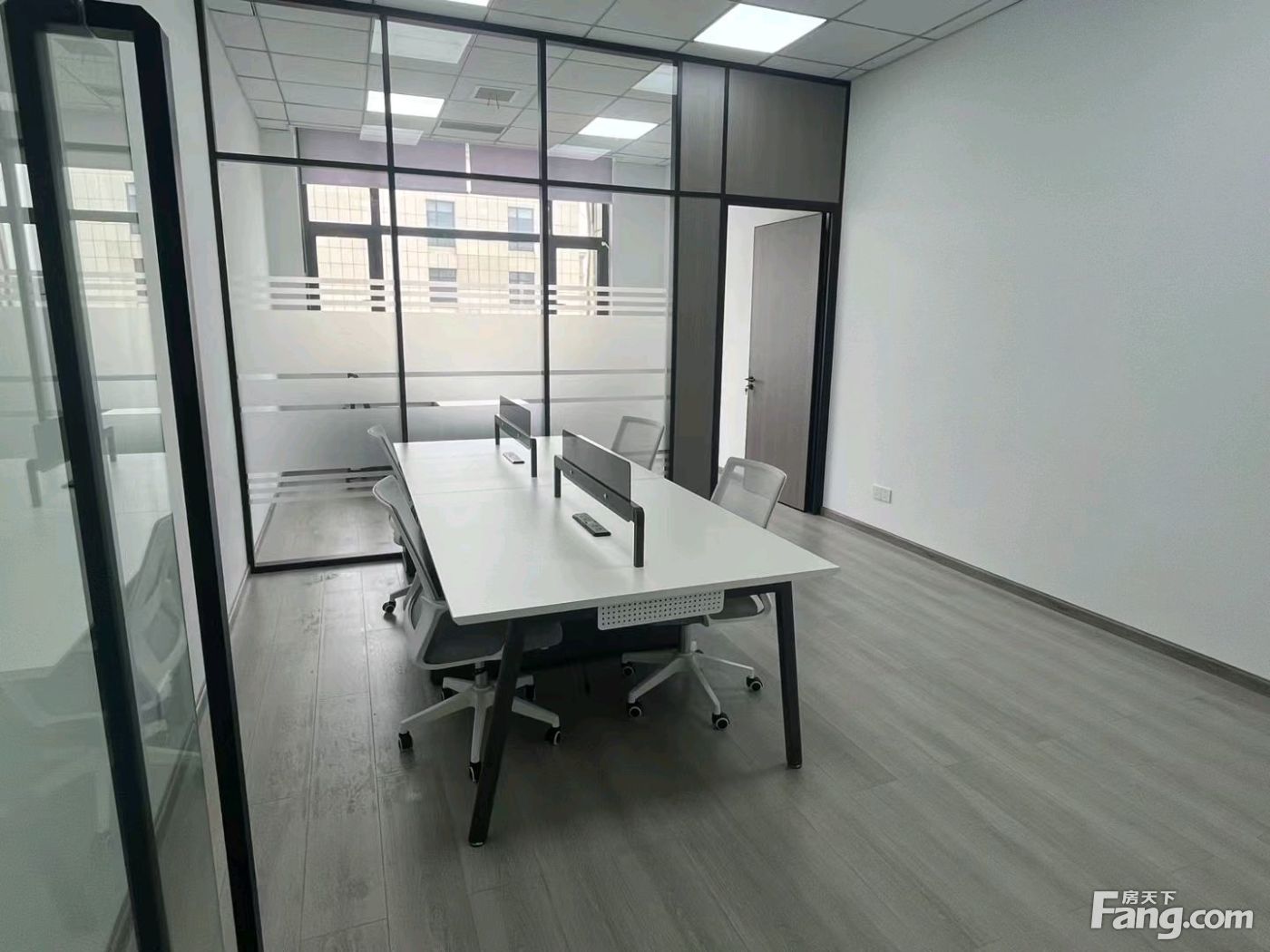 集士港电商园50平到155平都有 精装修带隔间