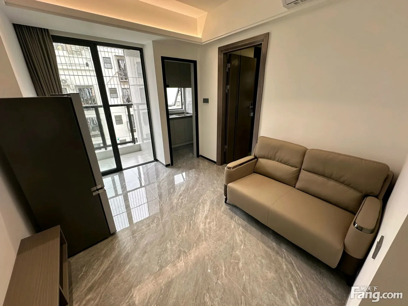 5号线灵芝地铁站,12号线灵芝上川双地铁,家电齐全,拎包入住