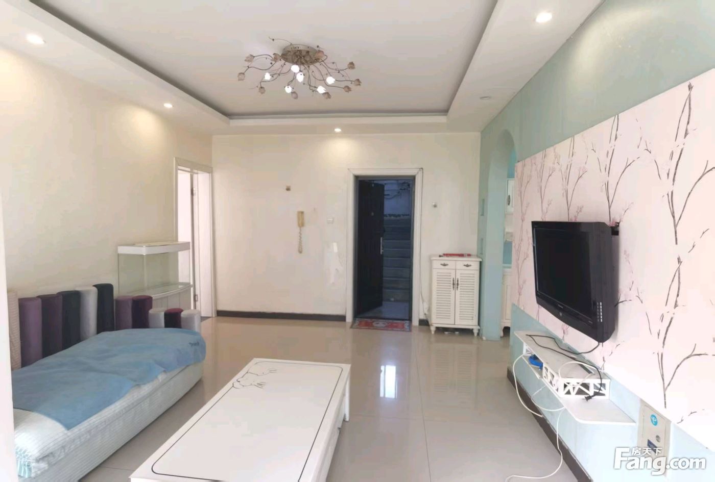 宝云街,蓝钻公寓,两室两厅,拎包入住750包物业
