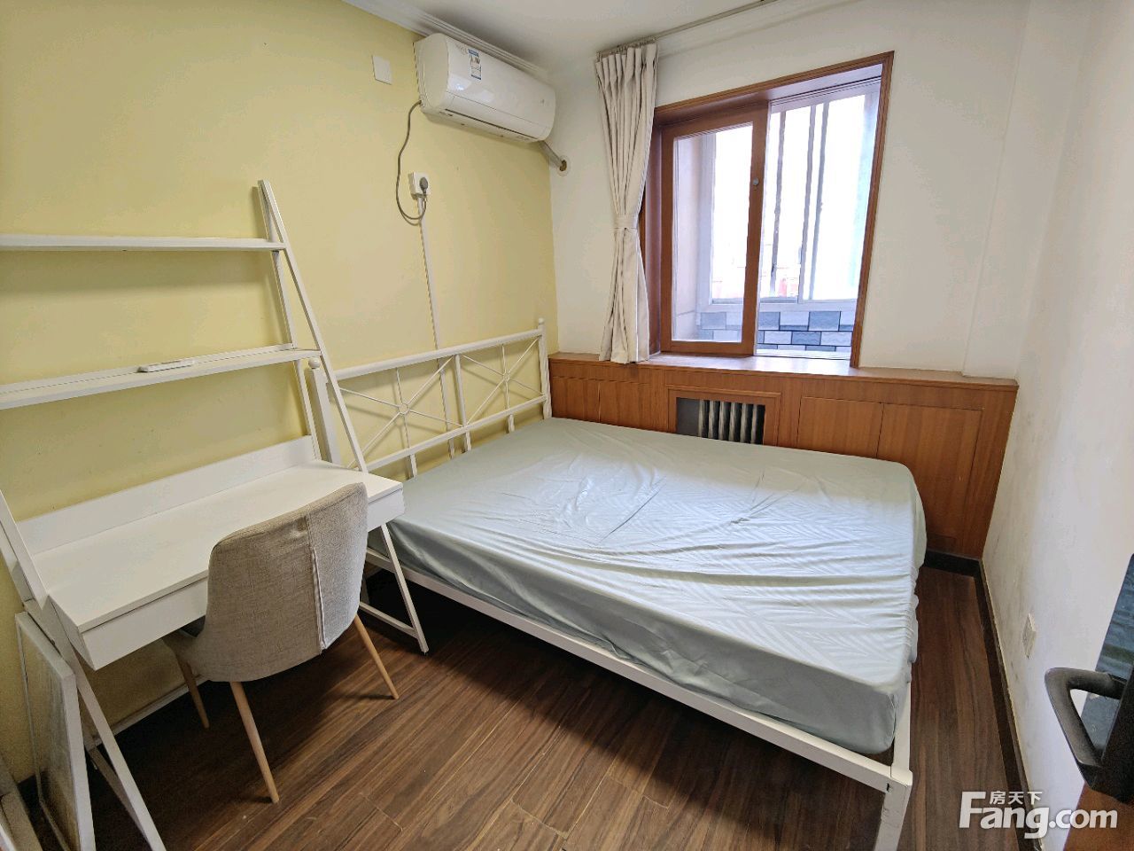 龙泽 回龙观西大街 龙华园二区次卧阳台 自如公寓
