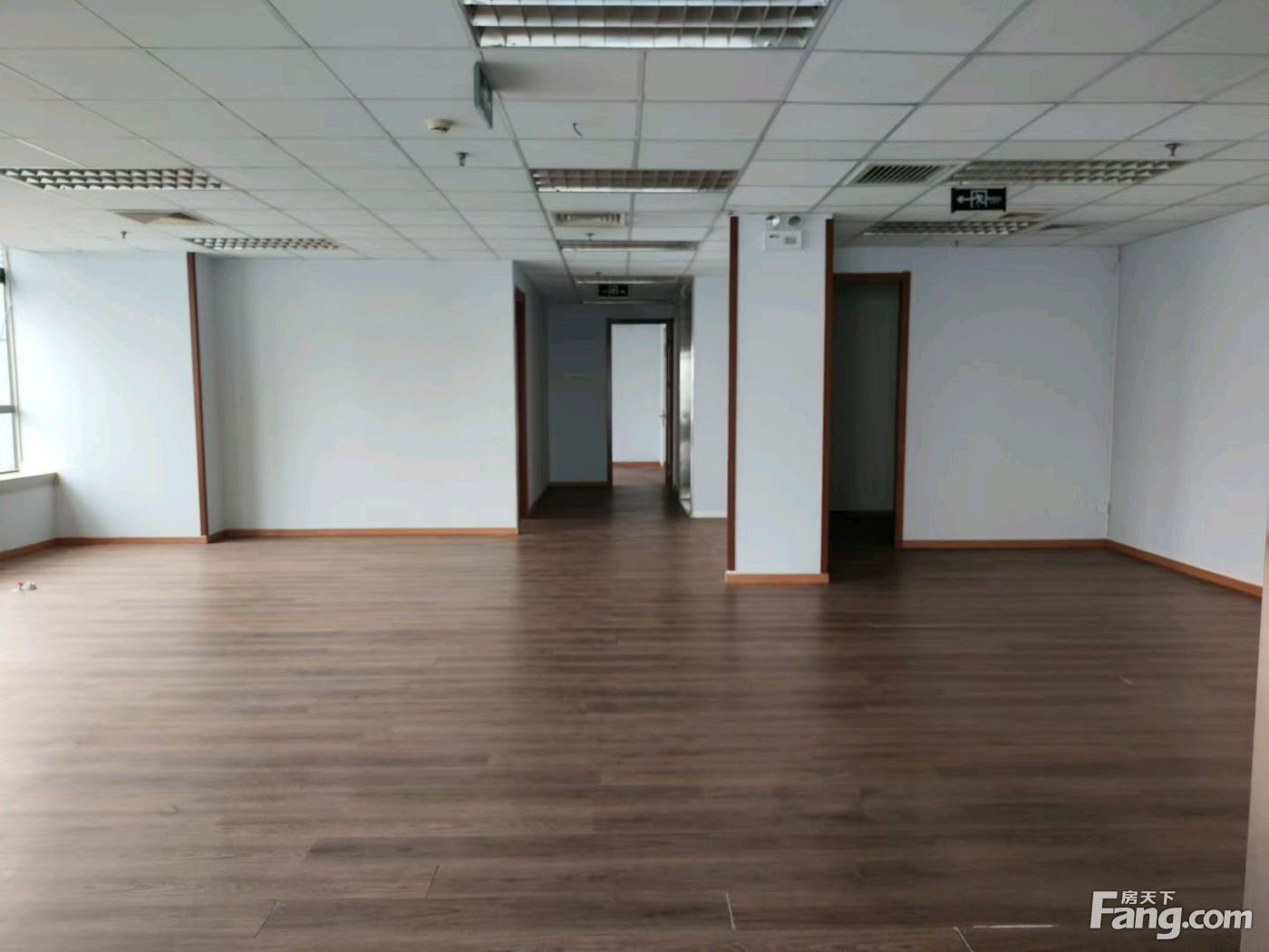 临街独栋 有有燃气 车位充足可以分租 天通苑地铁口