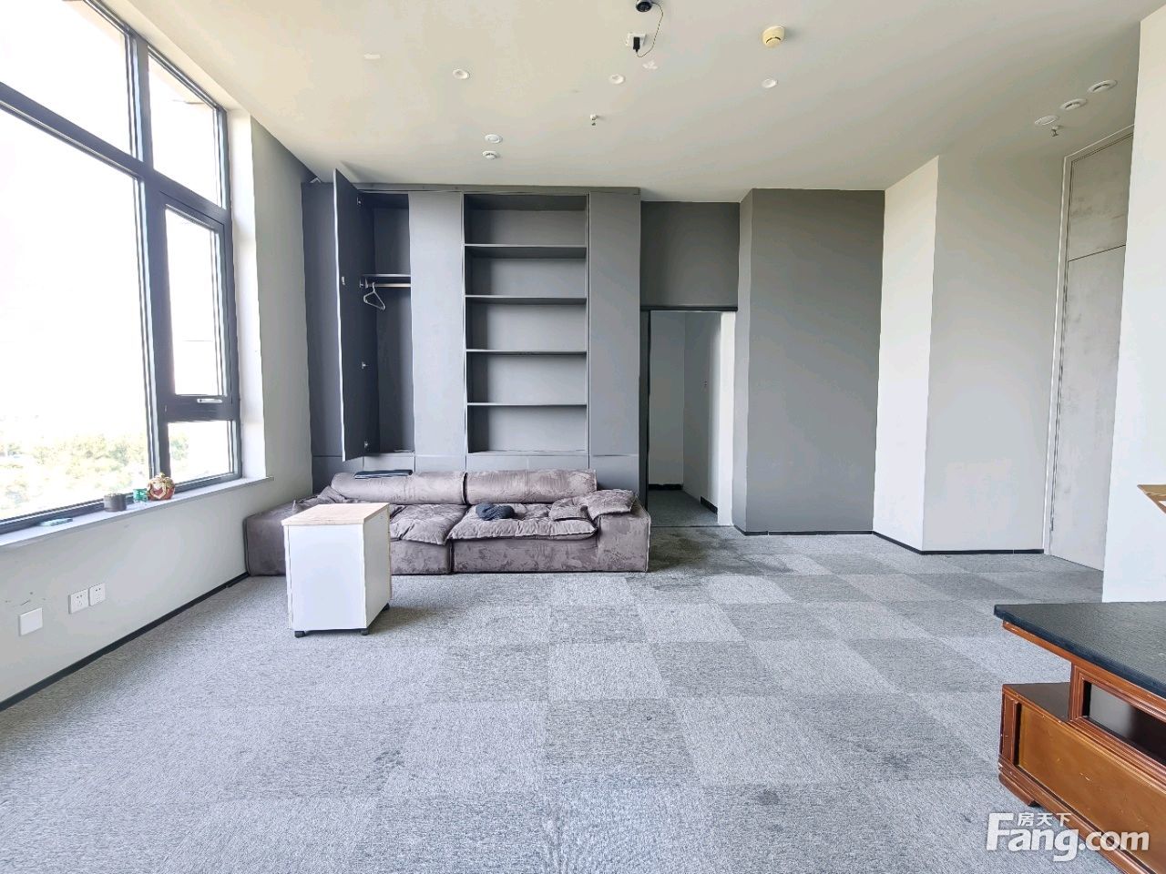 高碑店地铁临河办公350平 河景房 三面采光 吐血价急租