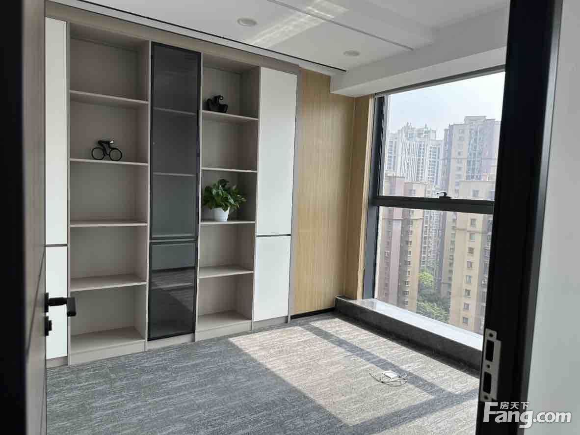 梓州大道德商天境精装带家具2隔间8个工位5000含物业
