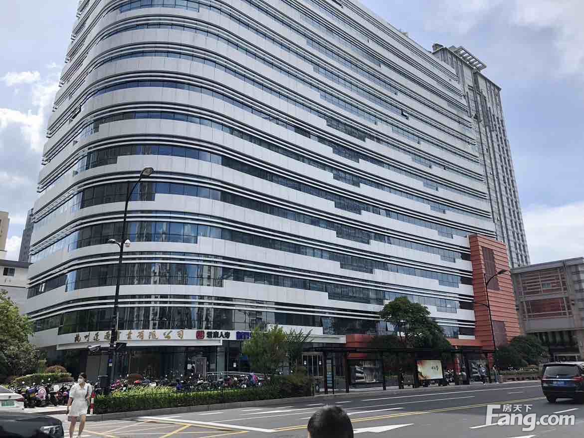 地铁商务大厦308方精装 东南边套5+1 独立空调 周边越都