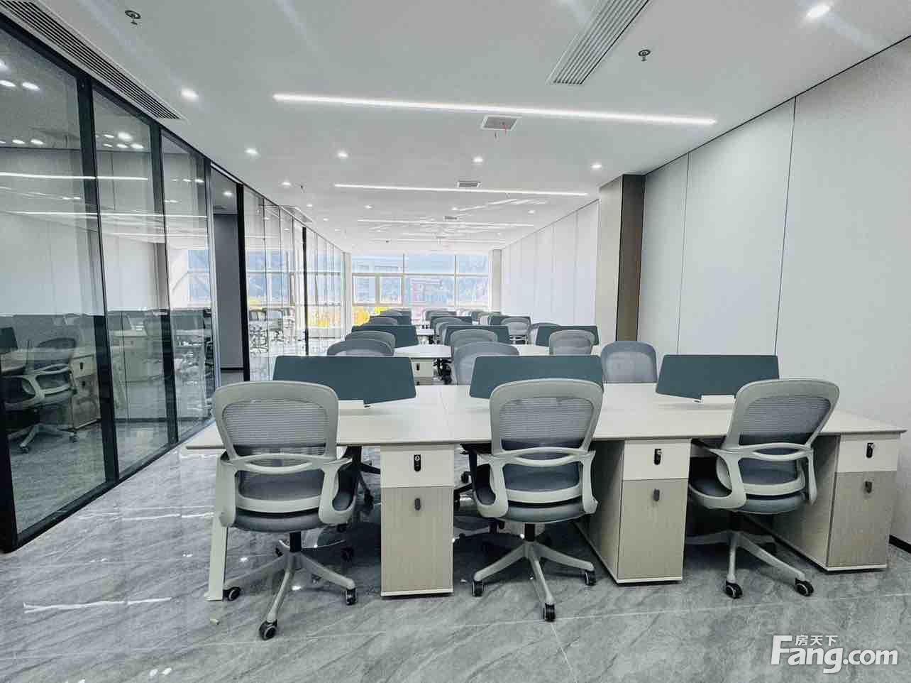 湖景双地铁口 梅溪湖中轴CBD 中建亿达宝铂金茂大厦金茂北塔