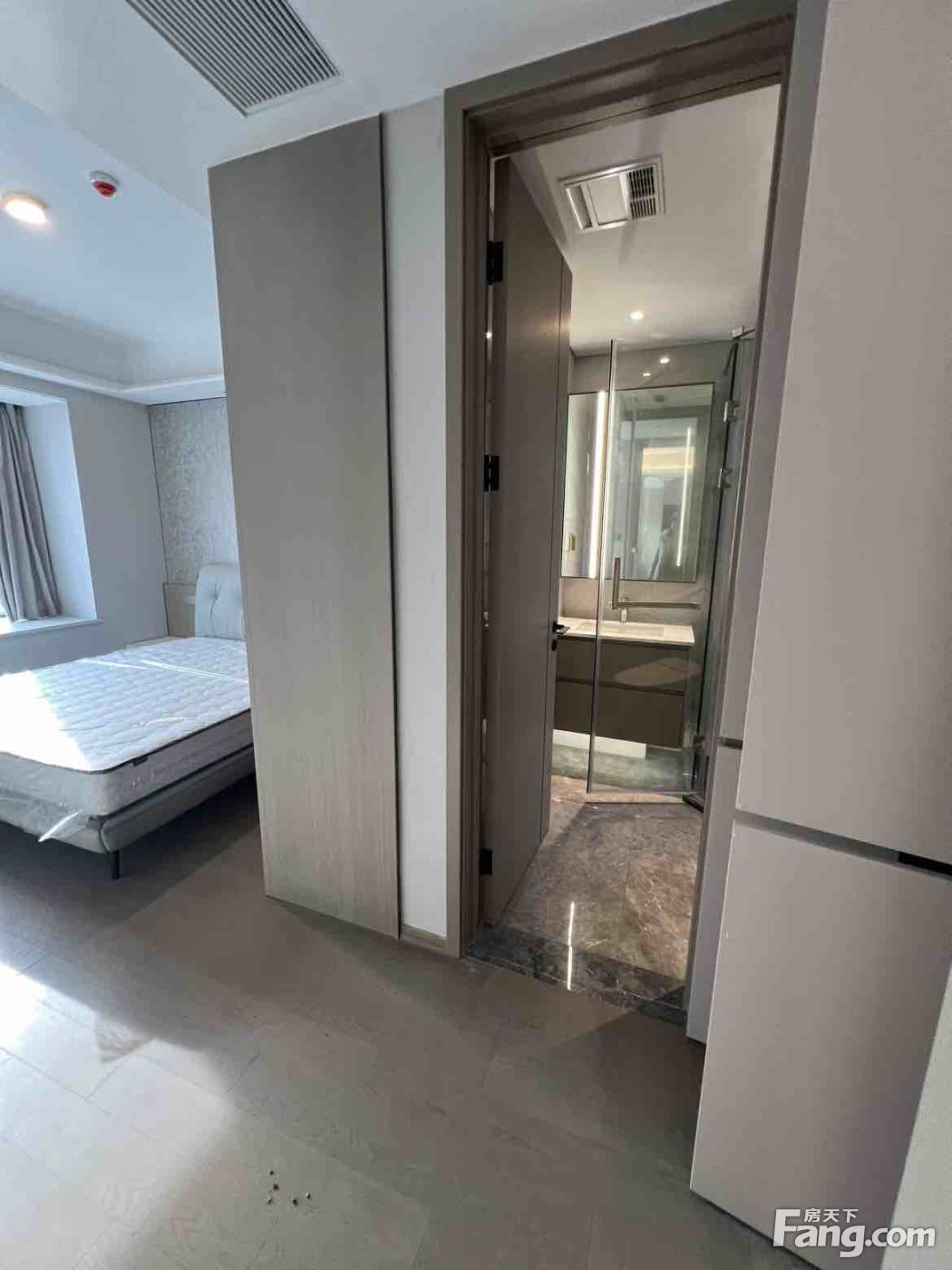 金珺府 三房 采光好 家具家电全 拎包入住