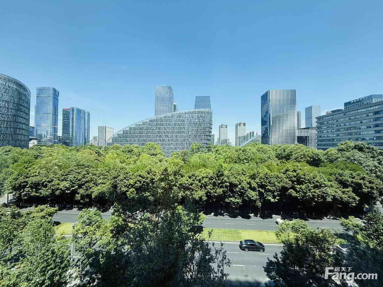 孵化园地标写字楼丨东南朝向 双回路供电 天地墙丨交子方圆
