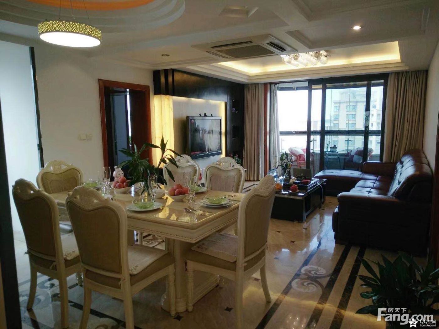 绿地东上海 3室2卫2厅 136平精装修 10000元/月