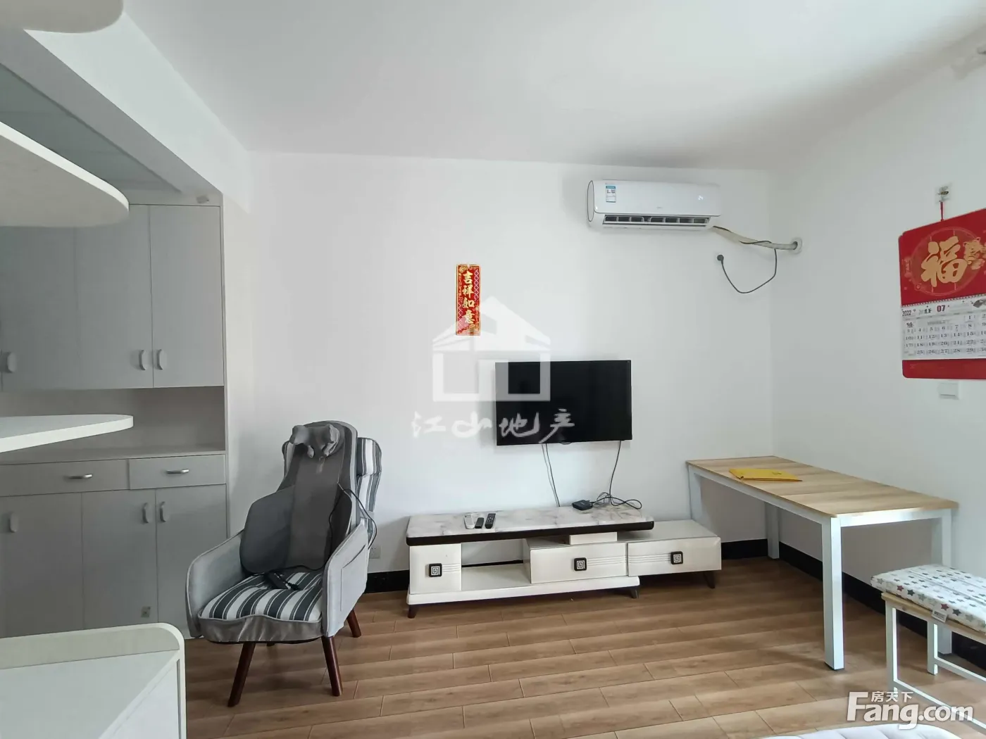 青秀仙葫精装一居室 电梯高层1500元/月0龙湖天街对面