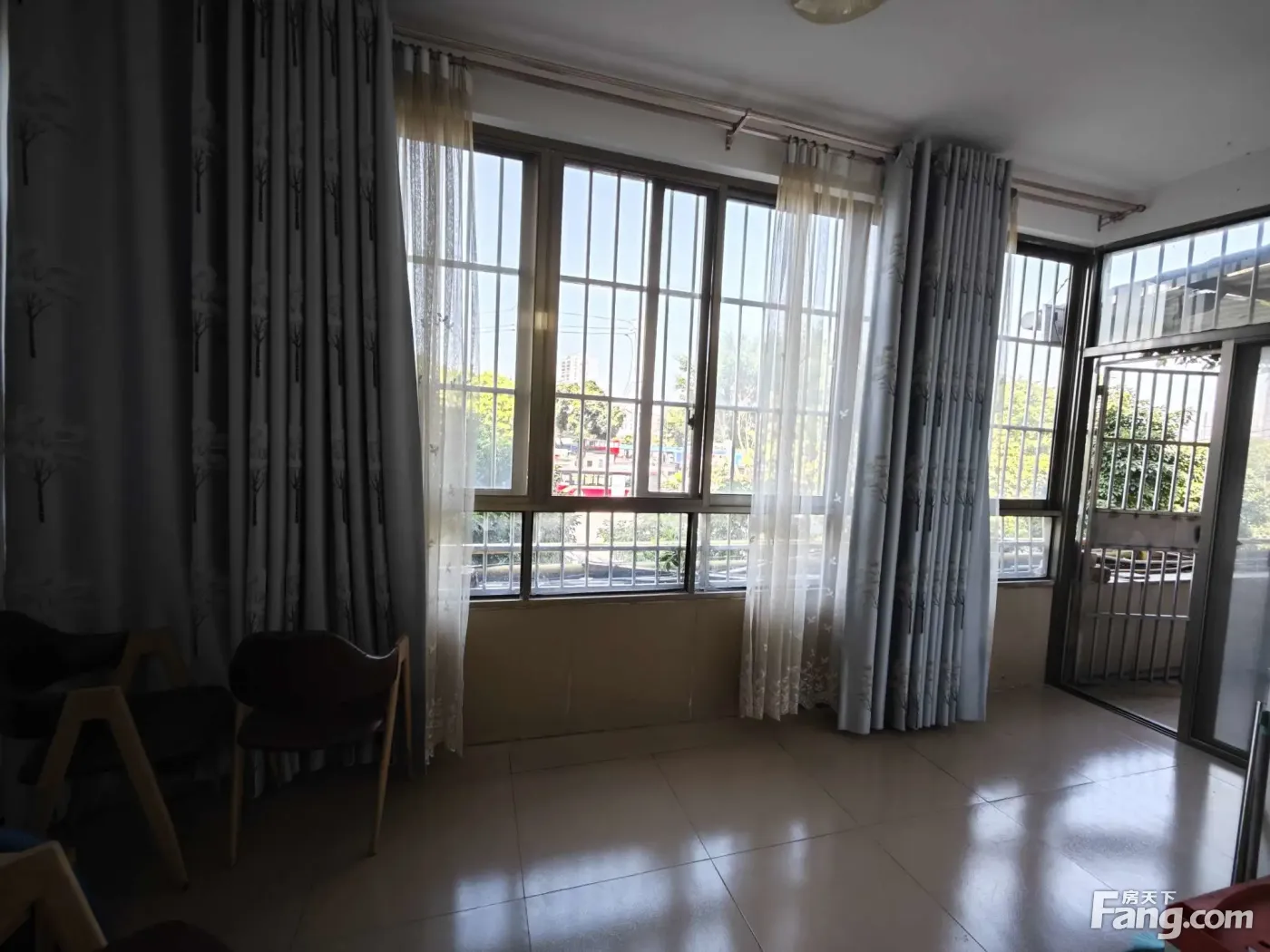 西大商圈 送私人100平大露台两房 种花养鱼诗和远方兼得！