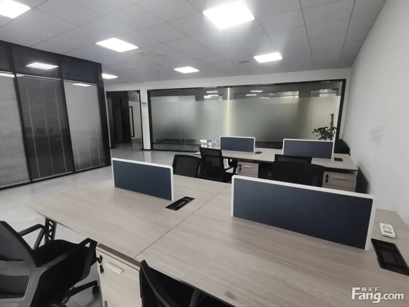 口中创科技园,精装170平三隔间,带全套家具全落地窗!