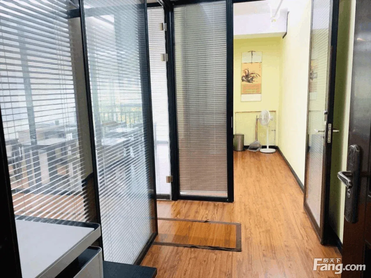 朝南好户型 中河堇山大厦 85平2隔间带家具室内亮堂视野好