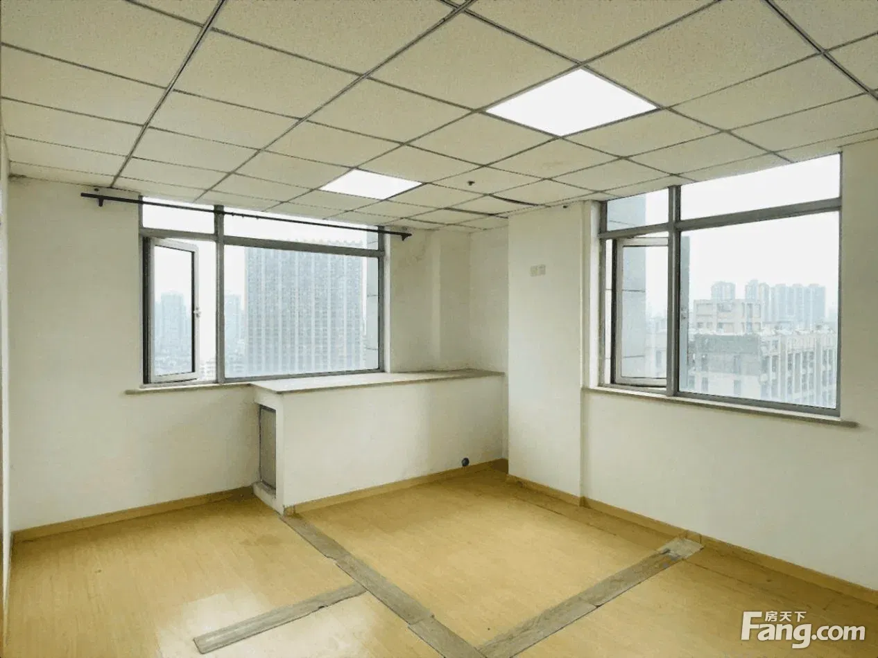 印象城 堇山大厦个人直租 110平3隔间4700包物业费