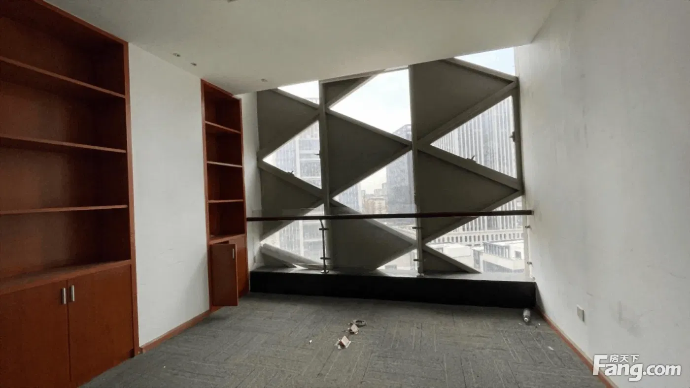 特价,房东直租南部商务区南洋大厦260平西南朝向,有上下水