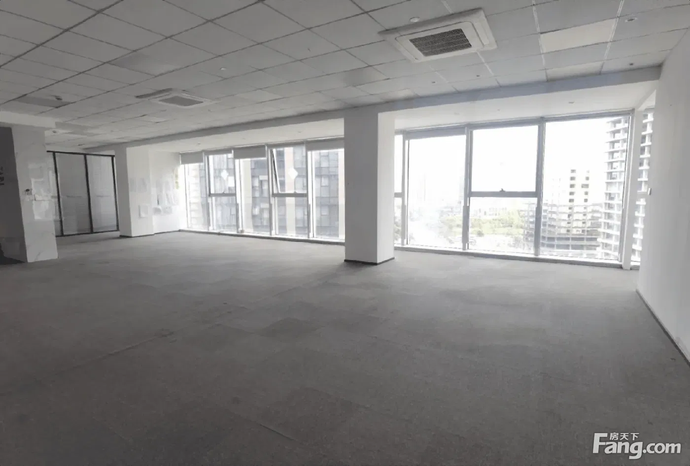 南部商务区,创意设计大厦,电梯口,豪华前台,东南朝向