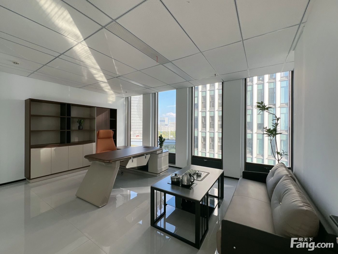 四号地铁口云汇中心208平优质户型星级物业即租即用