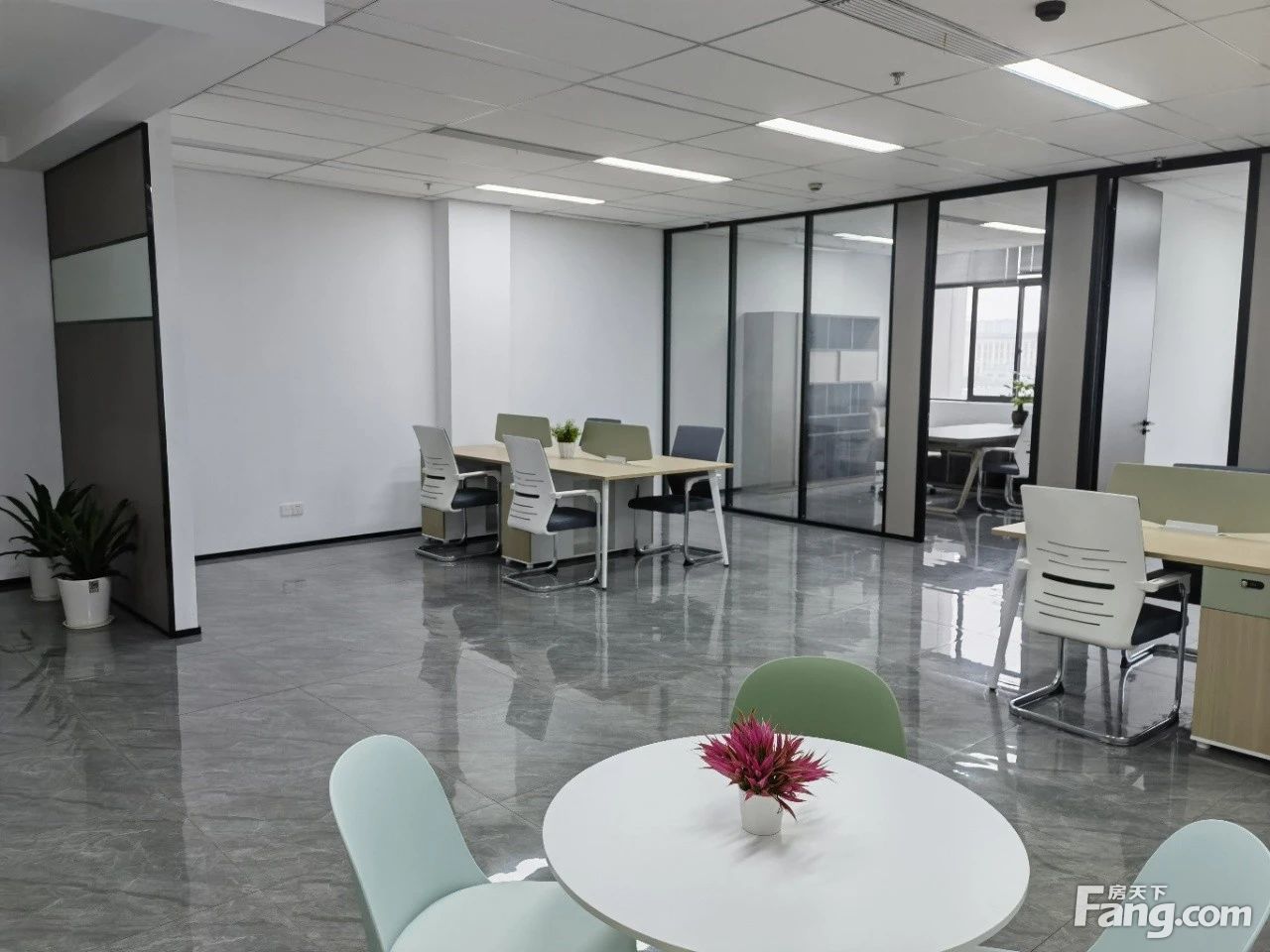 下应五号地铁口亿天大厦155平全新装修朝南 可立即入驻办公