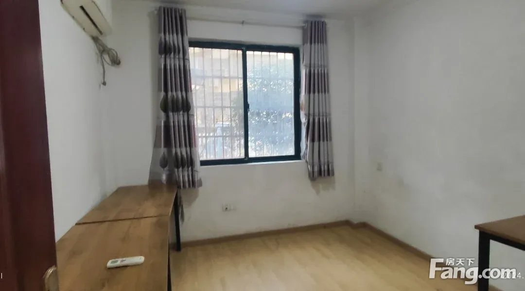架空一楼,全明户型,两室一厅,配套齐全,拎包入住
