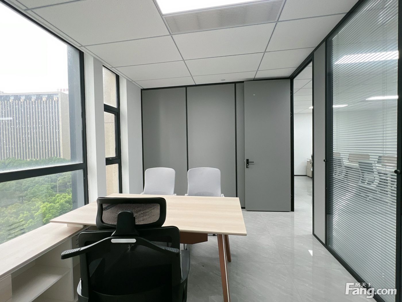 东岸里 供销大厦128平两个隔间全新装修