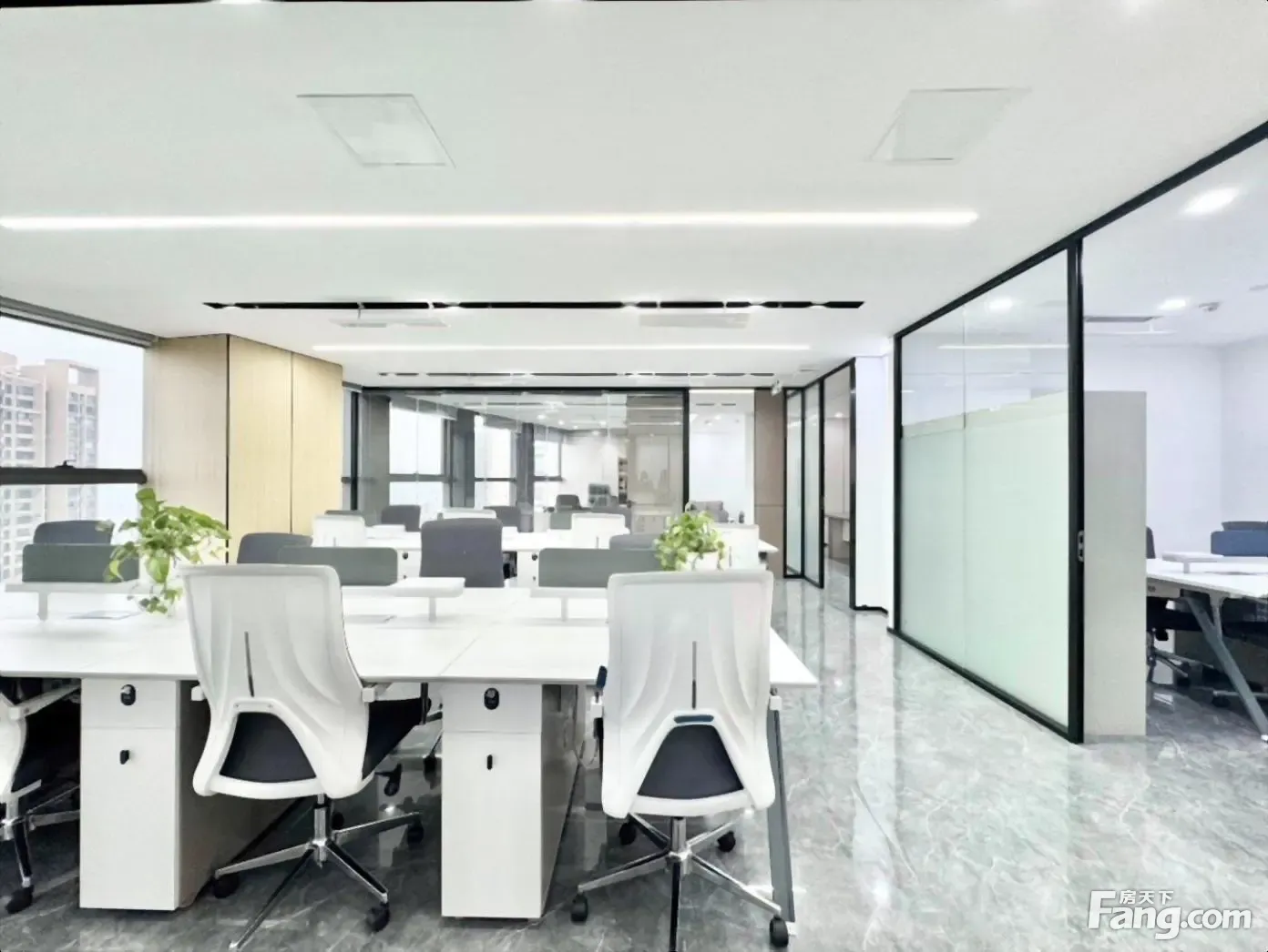 正对电梯口 大老板室接待 美凯龙大厦 精装现房(5隔间)广福