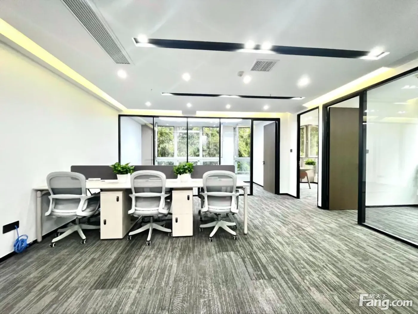 创业神盘桐梓林!人民南路二环丰德国际广场一百平经典小户型办公