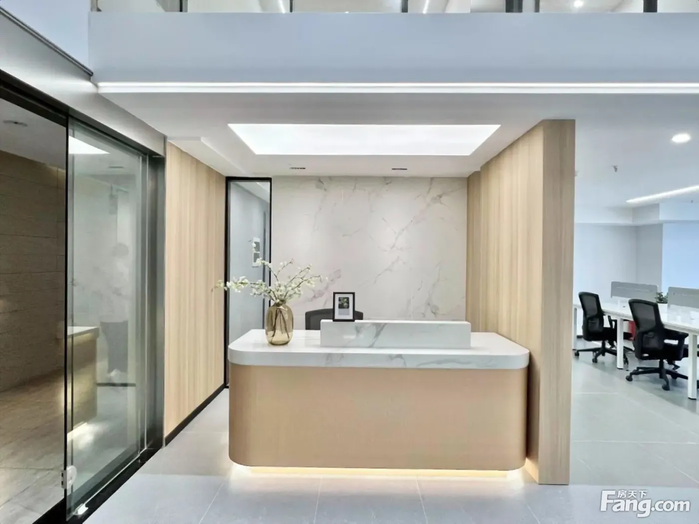 福年广场,漏空架高做跃层,文艺装修,直播传媒工作室。