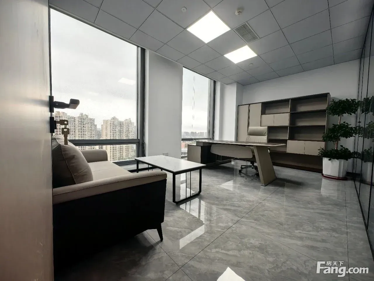 智慧园 五号线 130平全新装修办公氛围好看江景
