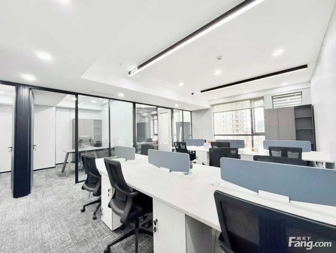 35租金无套路无附加公摊!6号线50米即达!时尚大厦3隔间!