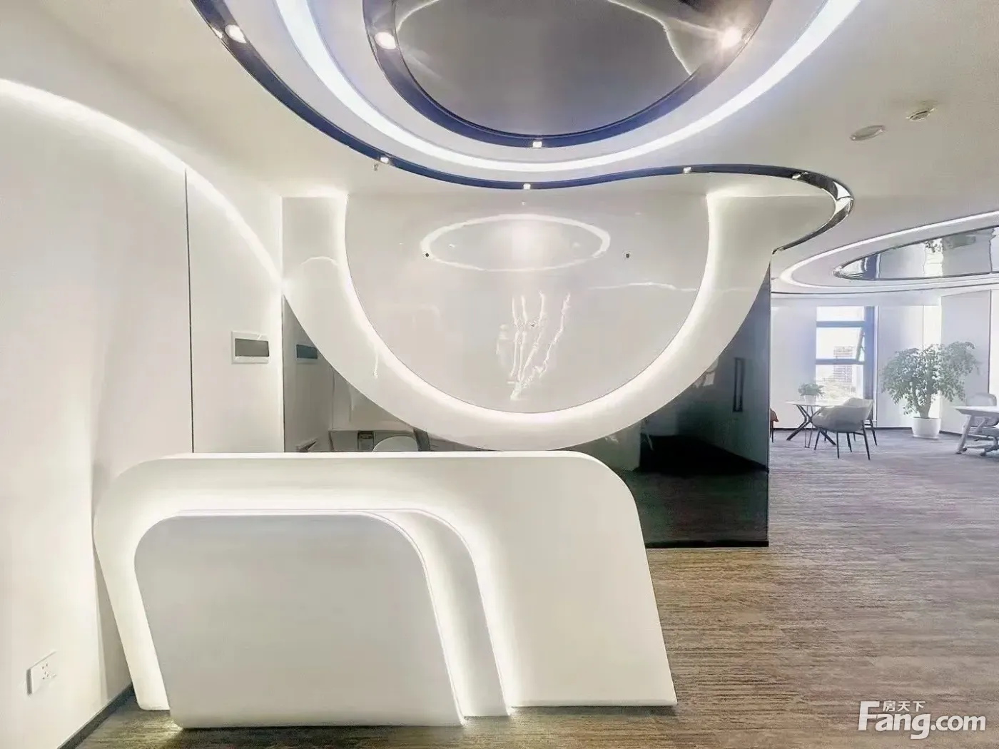 金融城三期【58神奇空间】精装165平/3办公室16工位