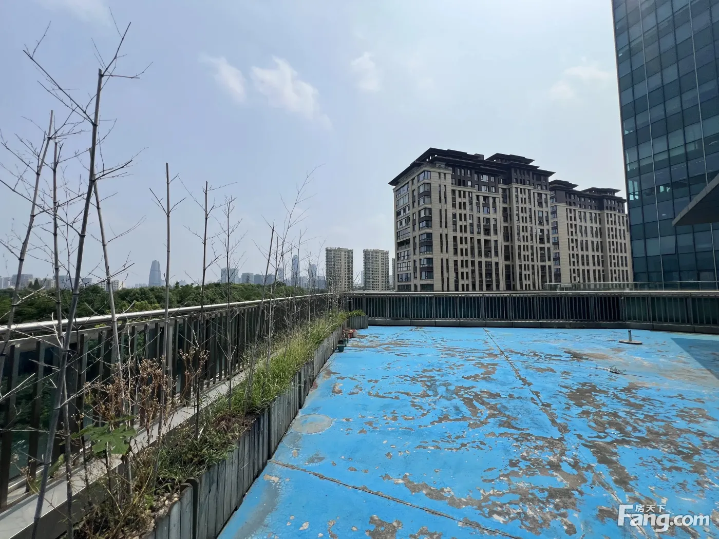 日湖公园风景正地铁口1100平带超大露台适合休闲会所创意办公