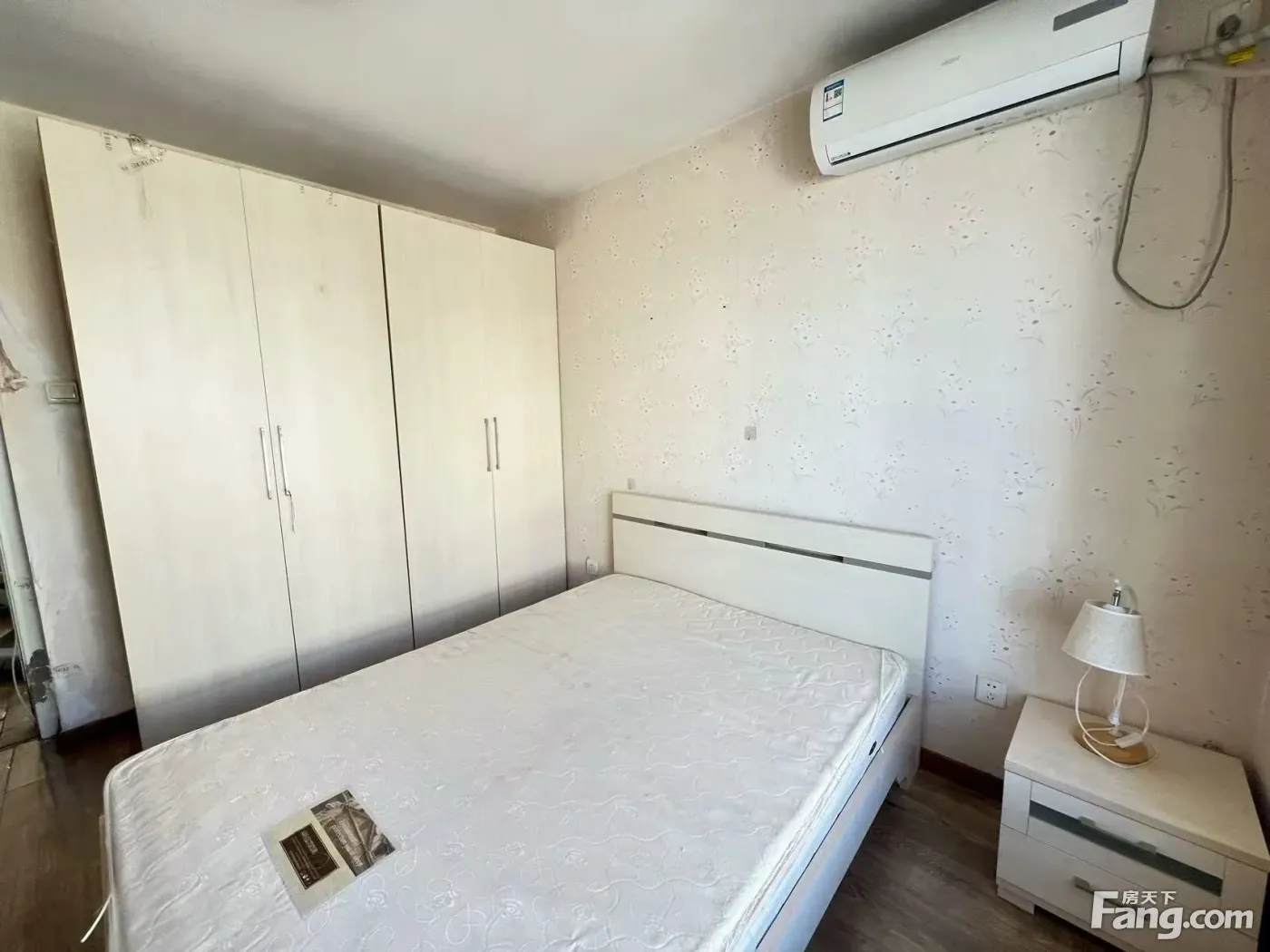 地铁一号线果园站 葵花社 精装卧室电梯楼干净整洁交通方便