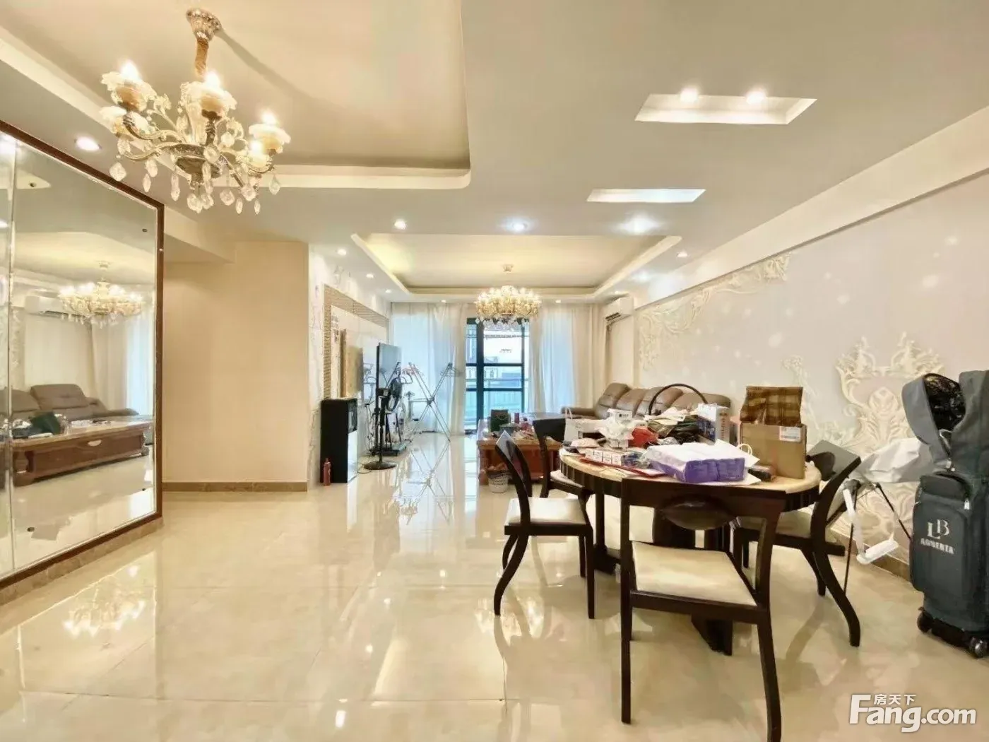 金月湾二期精装大三房,家私家电齐全随时看房,可谈价可拎包住