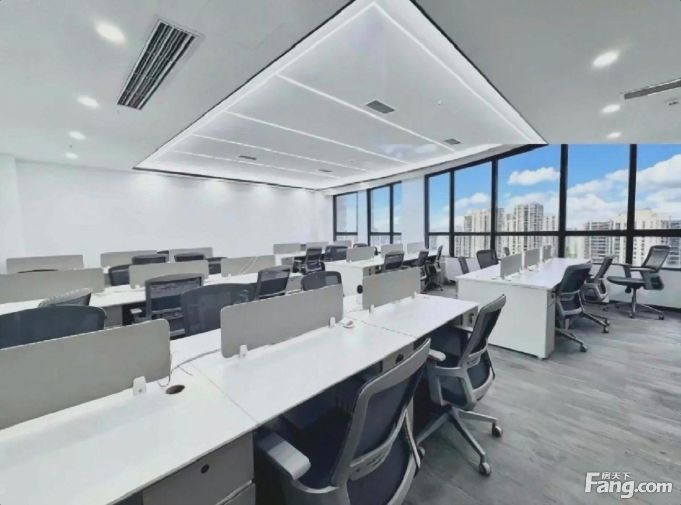 双流龙桥路双!动静分区 无~中介费 精装现房 随时可看