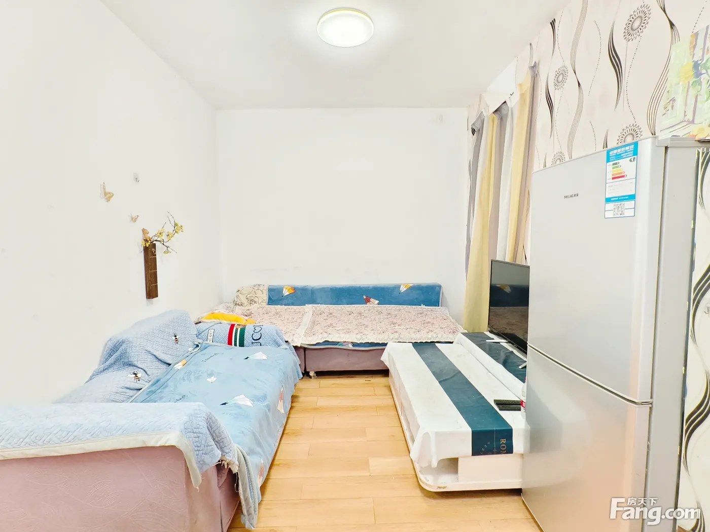 新华里世博广场 1室1厅 南 精装