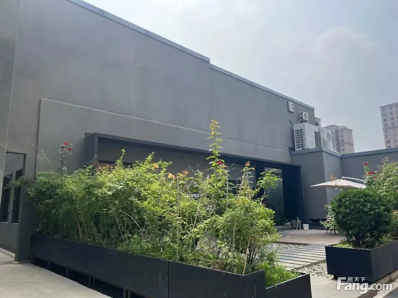 6号线青年路地铁口100米 和院文创园 整层 精装修 带家具