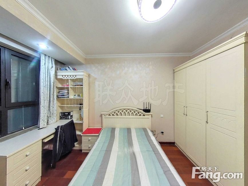 新里西斯莱公馆 2室2厅 精装