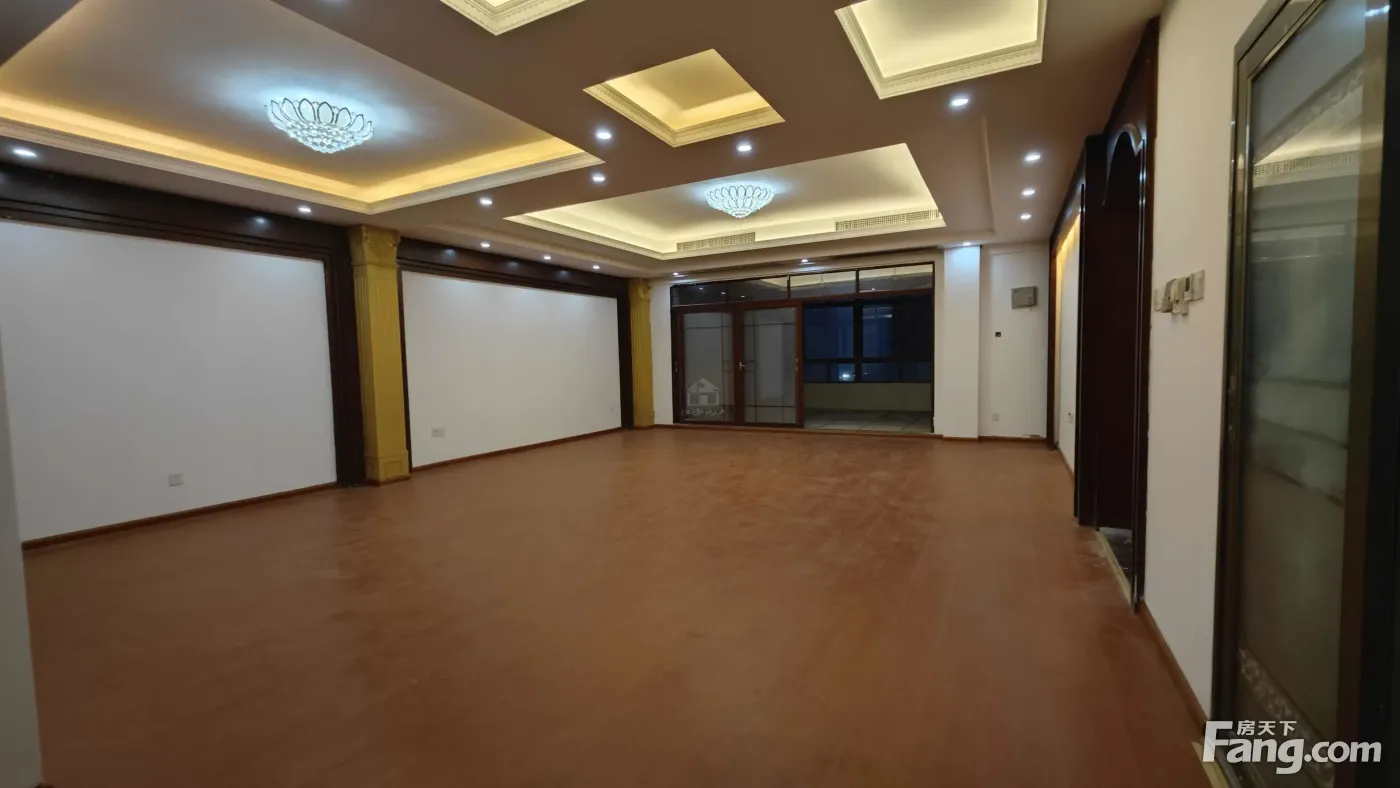 万正鸣翠谷楼中楼带露台花园