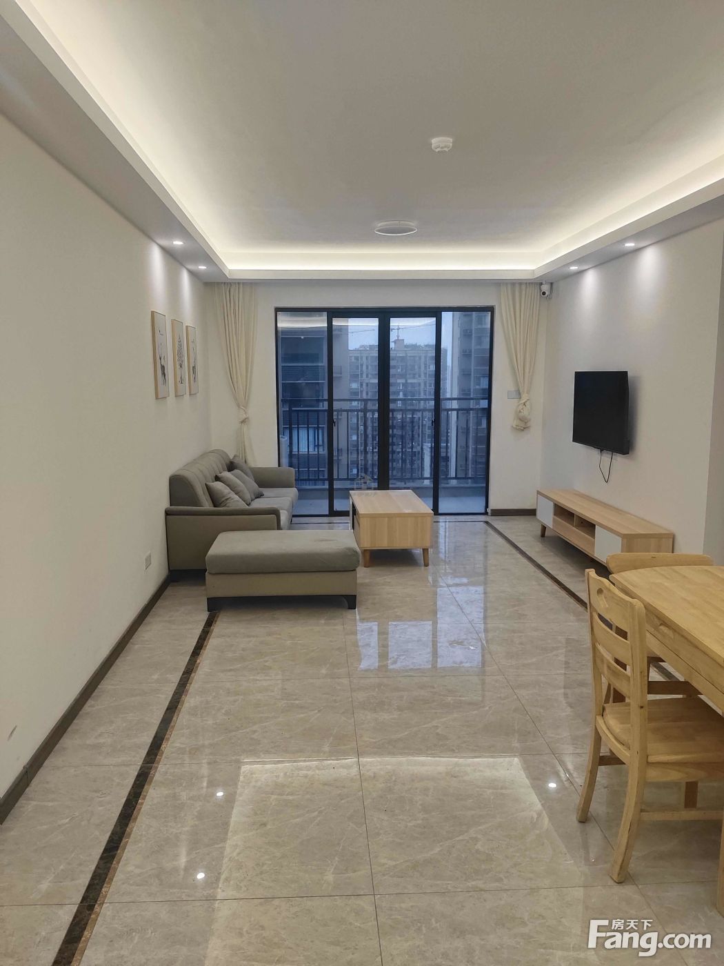 中建邕和府3房2厅1300元