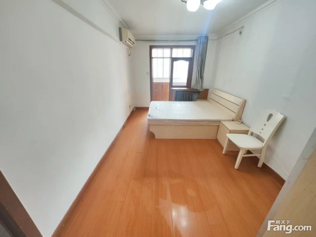 绣菊园主卧室出租南向有阳台空调(租期到三月底)