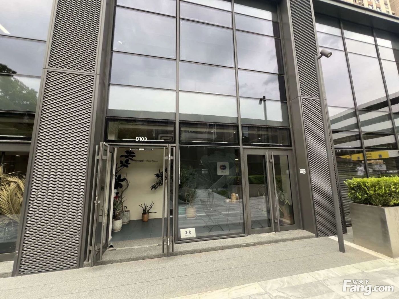 东四环化工站地铁口 数科公园产业园368平精装遗留带家具出租