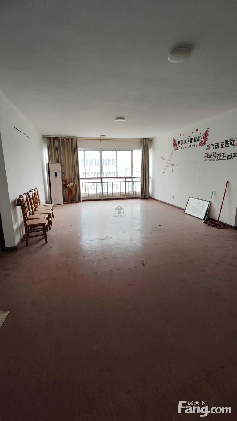 桂粮大厦5房1厅200.00m23500.00元
