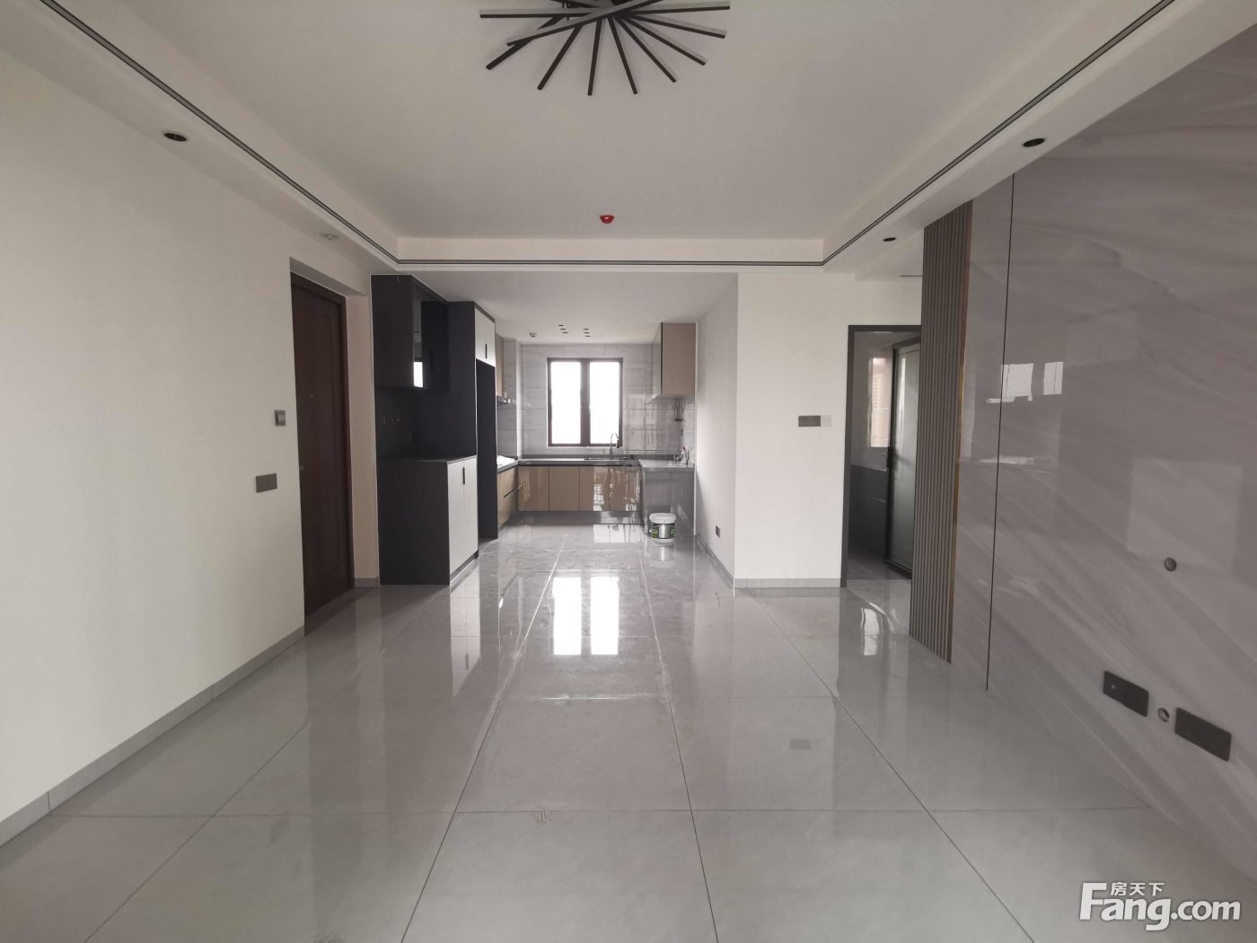 建发和鸣4房2厅126m22300元