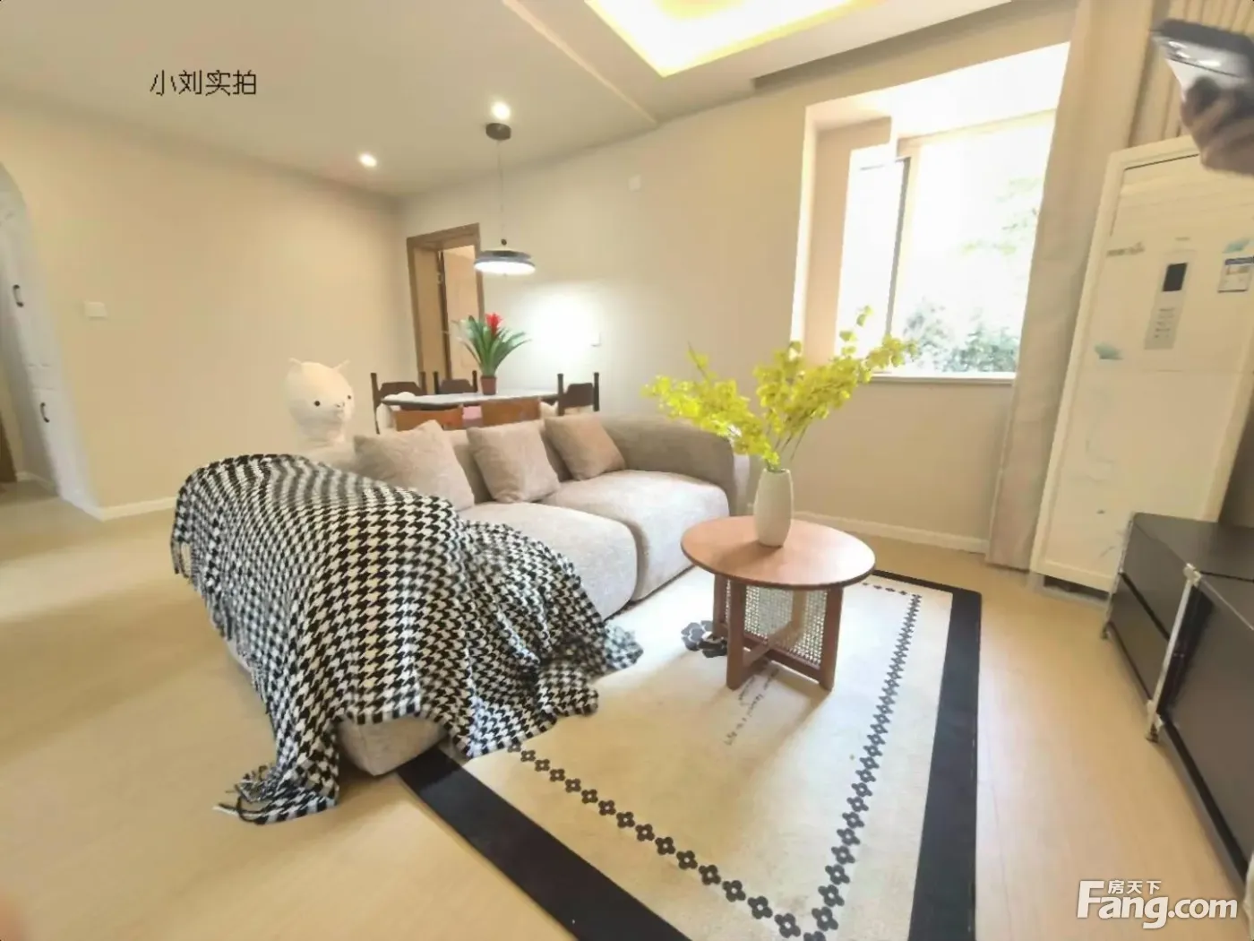 小区环境好,停车方便,生活设施齐全,欢迎来看