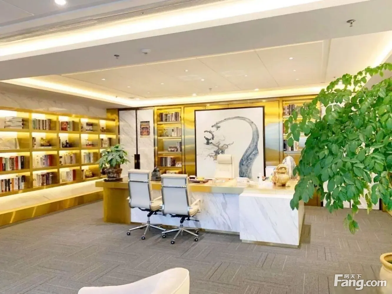 金融城CBD 银泰中心680平奢华装修 正对电梯口高区俯瞰城