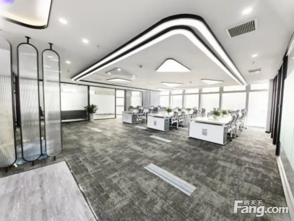 火车南站地铁口!城南天府大厦·5隔间40工位·东南面采光 !