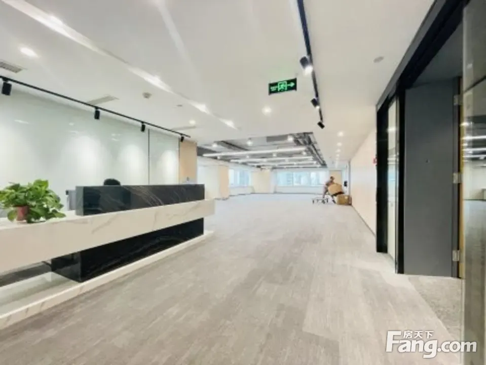 春熙路中环广场丨24H空调自控丨电梯口小半层丨入驻可申请补贴